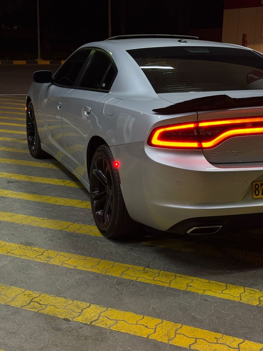 Car Image 2019 DODGE CHARGER SXT