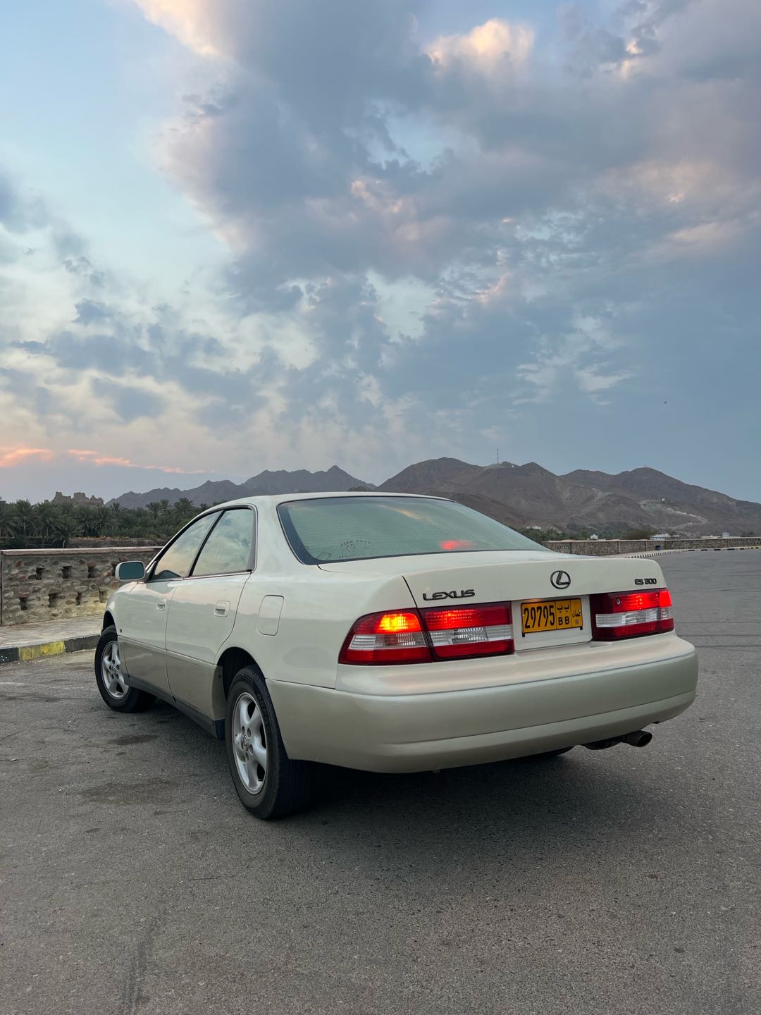 Car Image 1999 LEXUS ES 300