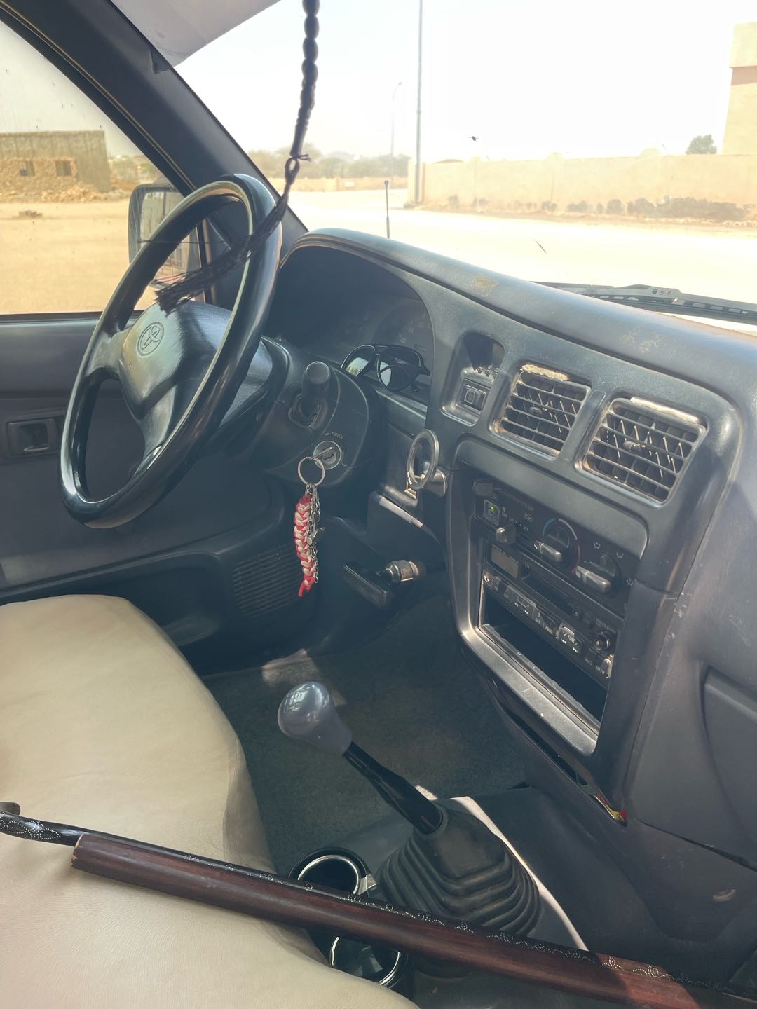 Car Image 1999 TOYOTA HILUX 2.0