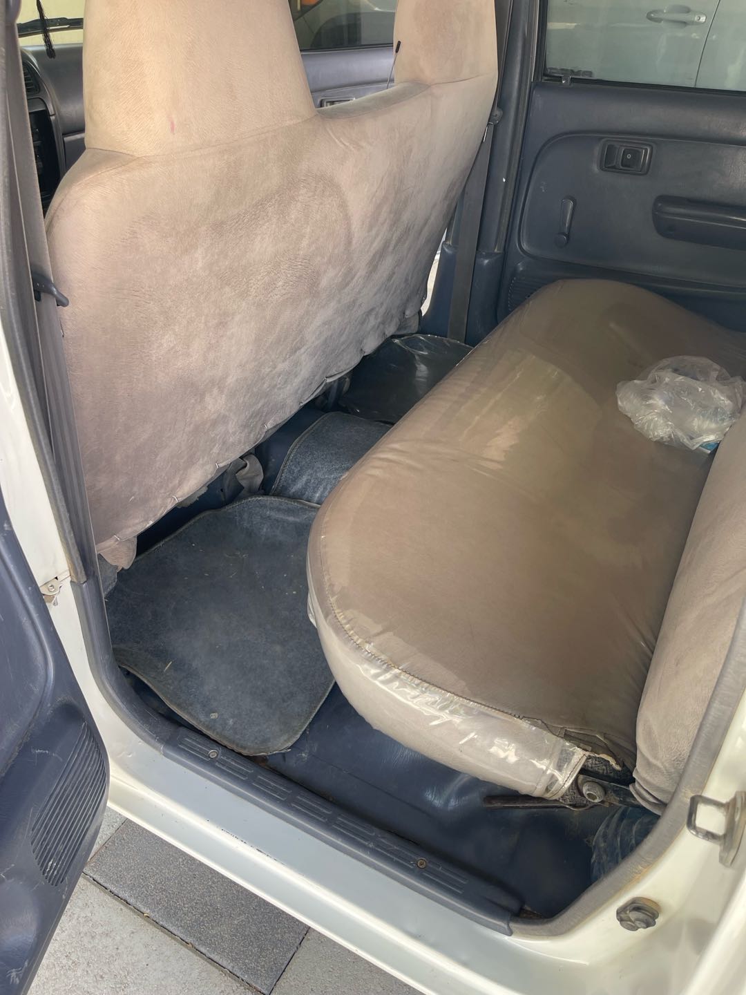Car Image 1999 TOYOTA HILUX 2.0