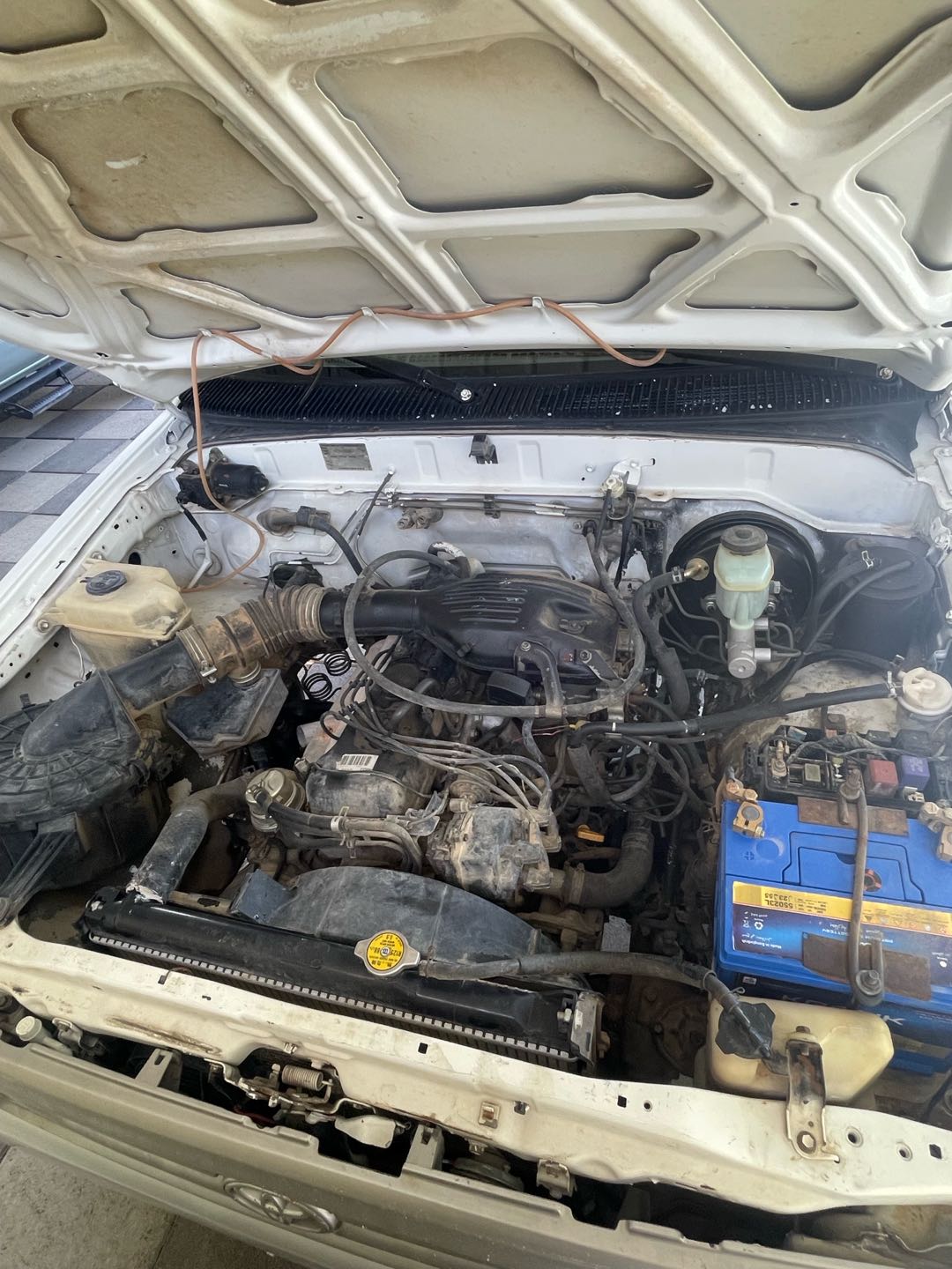 Car Image 1999 TOYOTA HILUX 2.0