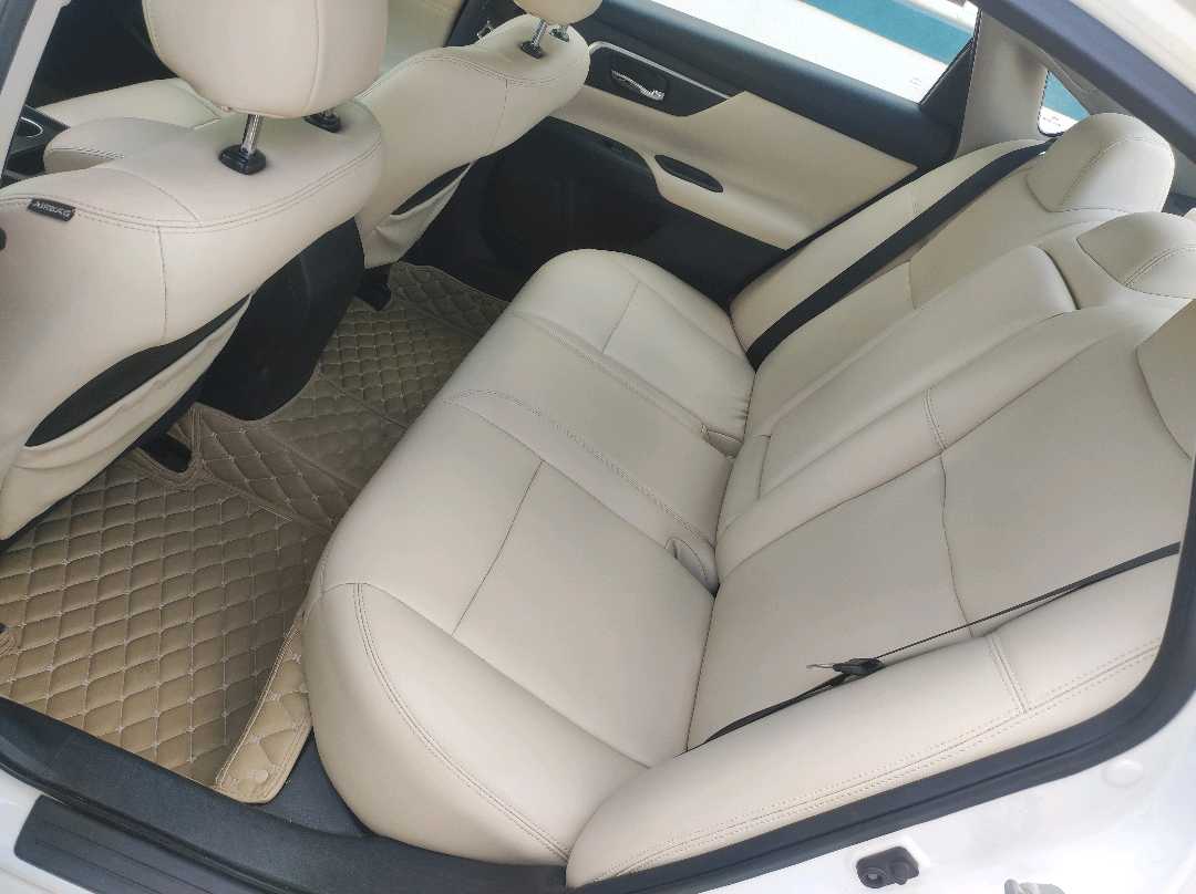 Car Image 2017 NISSAN ALTIMA SR