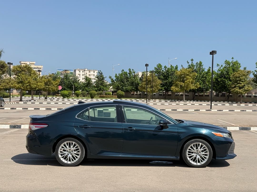 Car Image 2018 TOYOTA CAMRY XLE