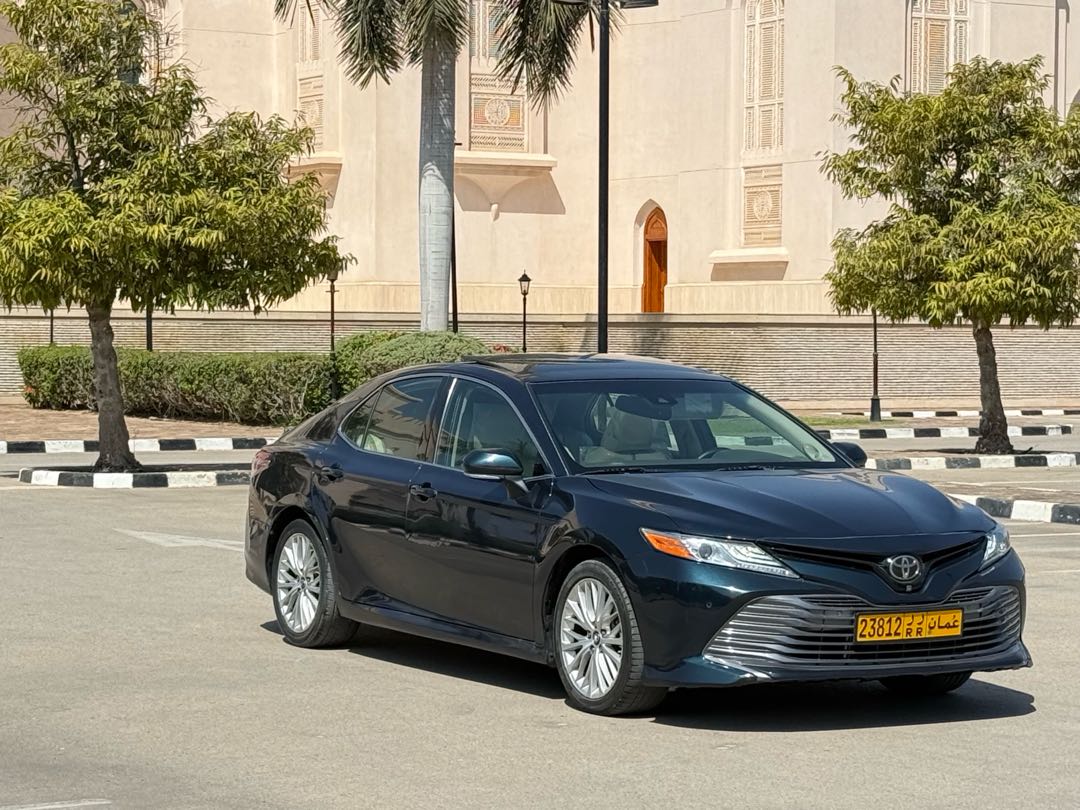 Car Image 2018 TOYOTA CAMRY XLE