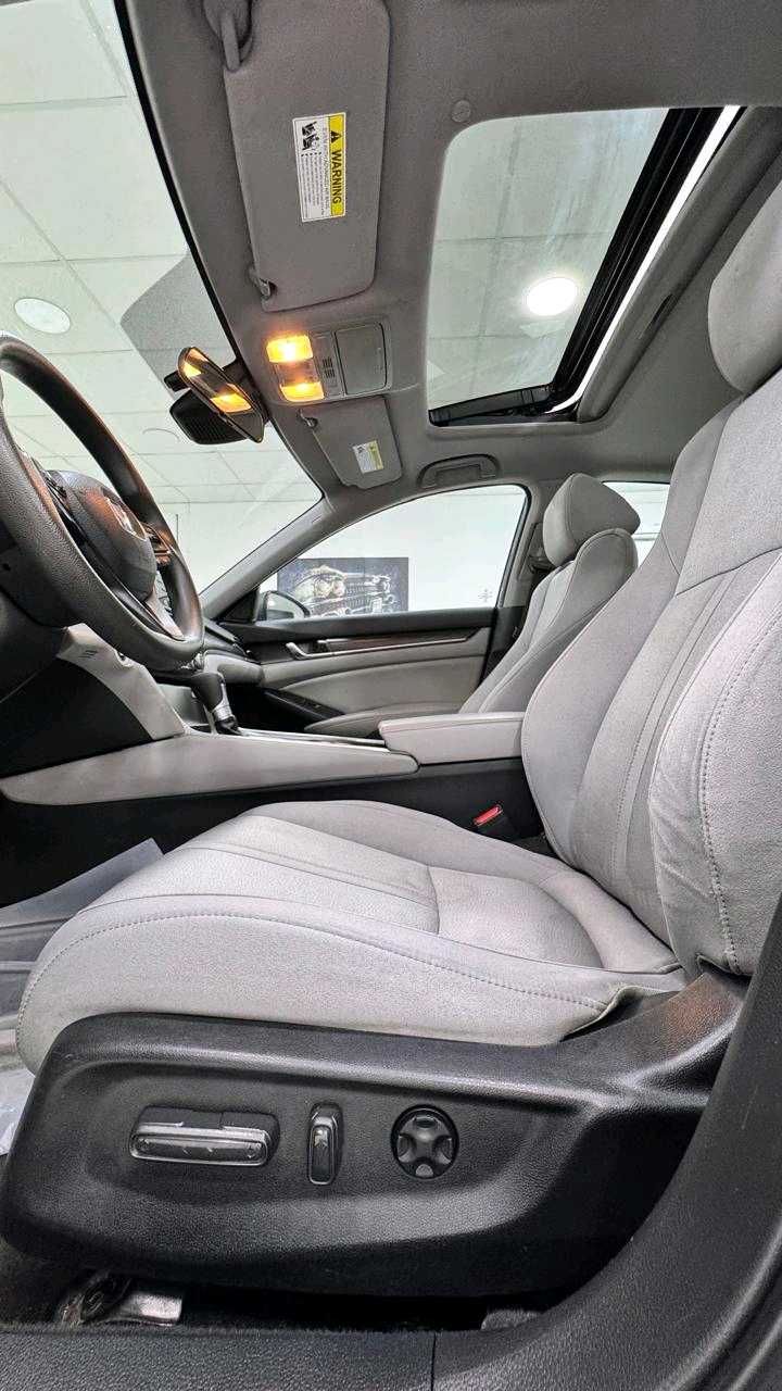 Car Image 2018 HONDA ACCORD EX