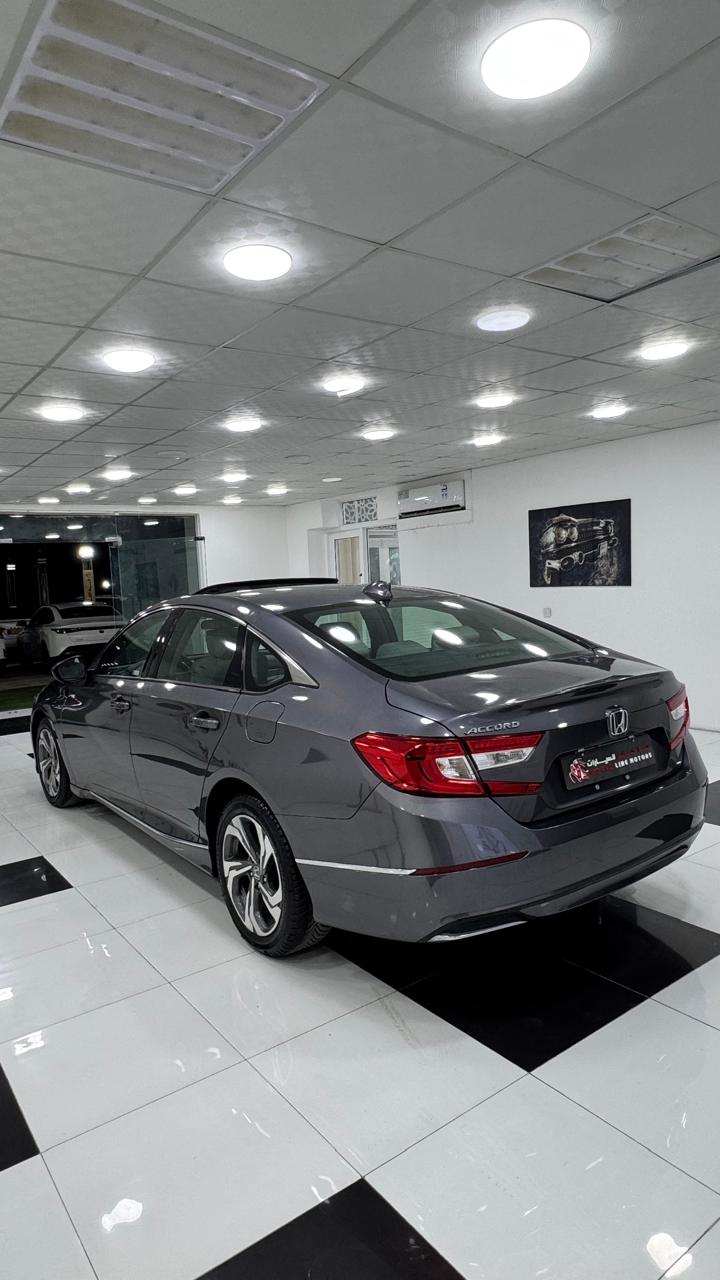 Car Image 2018 HONDA ACCORD EX