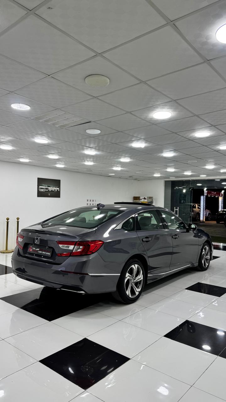 Car Image 2018 HONDA ACCORD EX