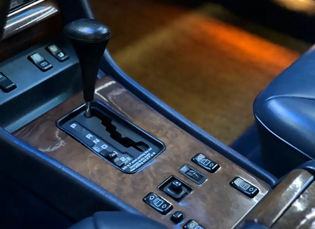 Car Image 1989 MERCEDES S Class 560