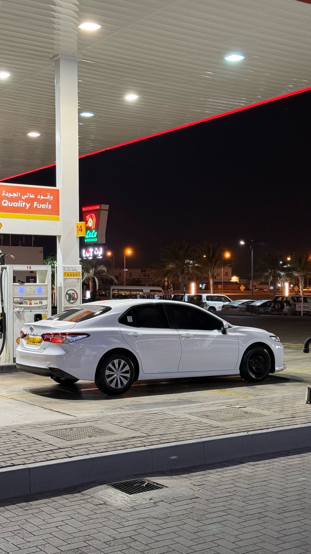 Car Image 2018 TOYOTA CAMRY LE