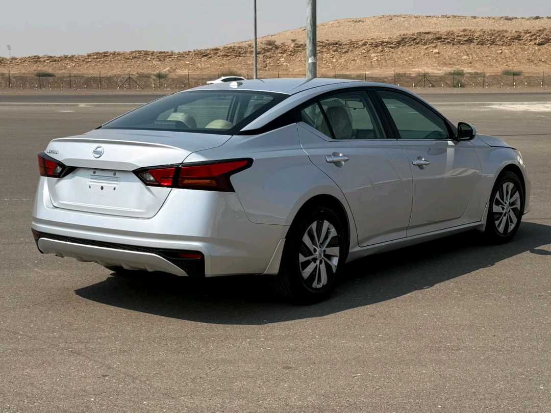 Car Image 2019 NISSAN ALTIMA S
