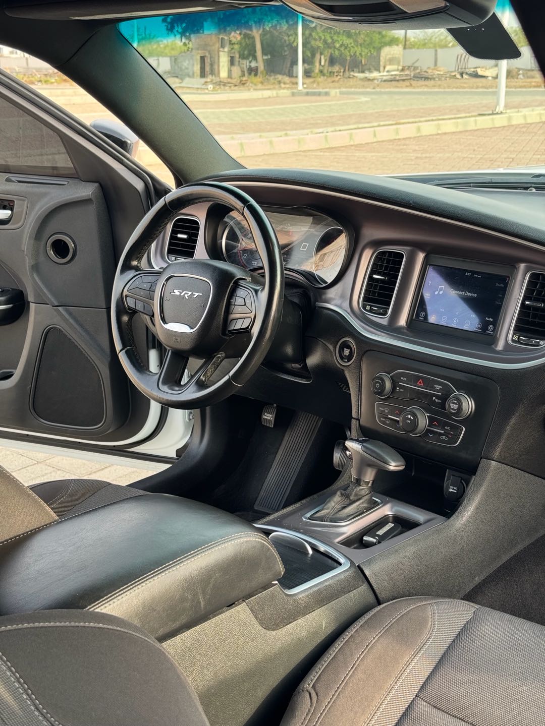 Car Image 2019 DODGE CHARGER SXT