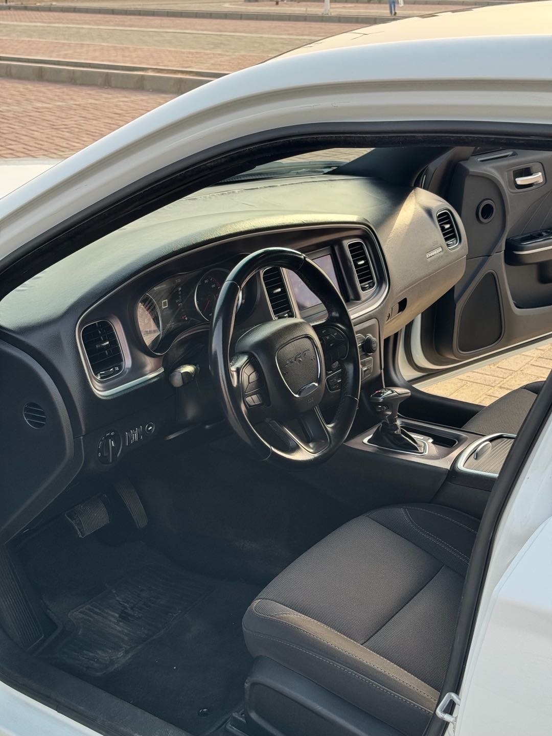 Car Image 2019 DODGE CHARGER SXT