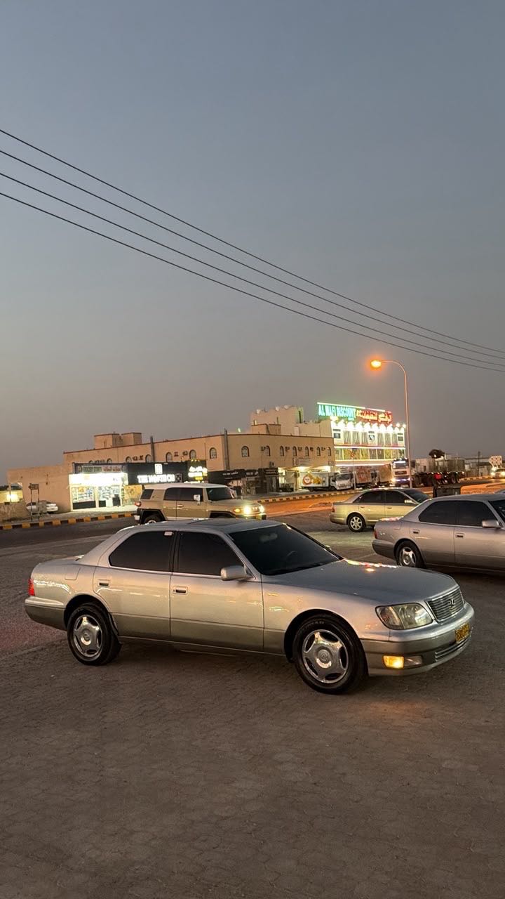 Car Image 1999 LEXUS LS 400