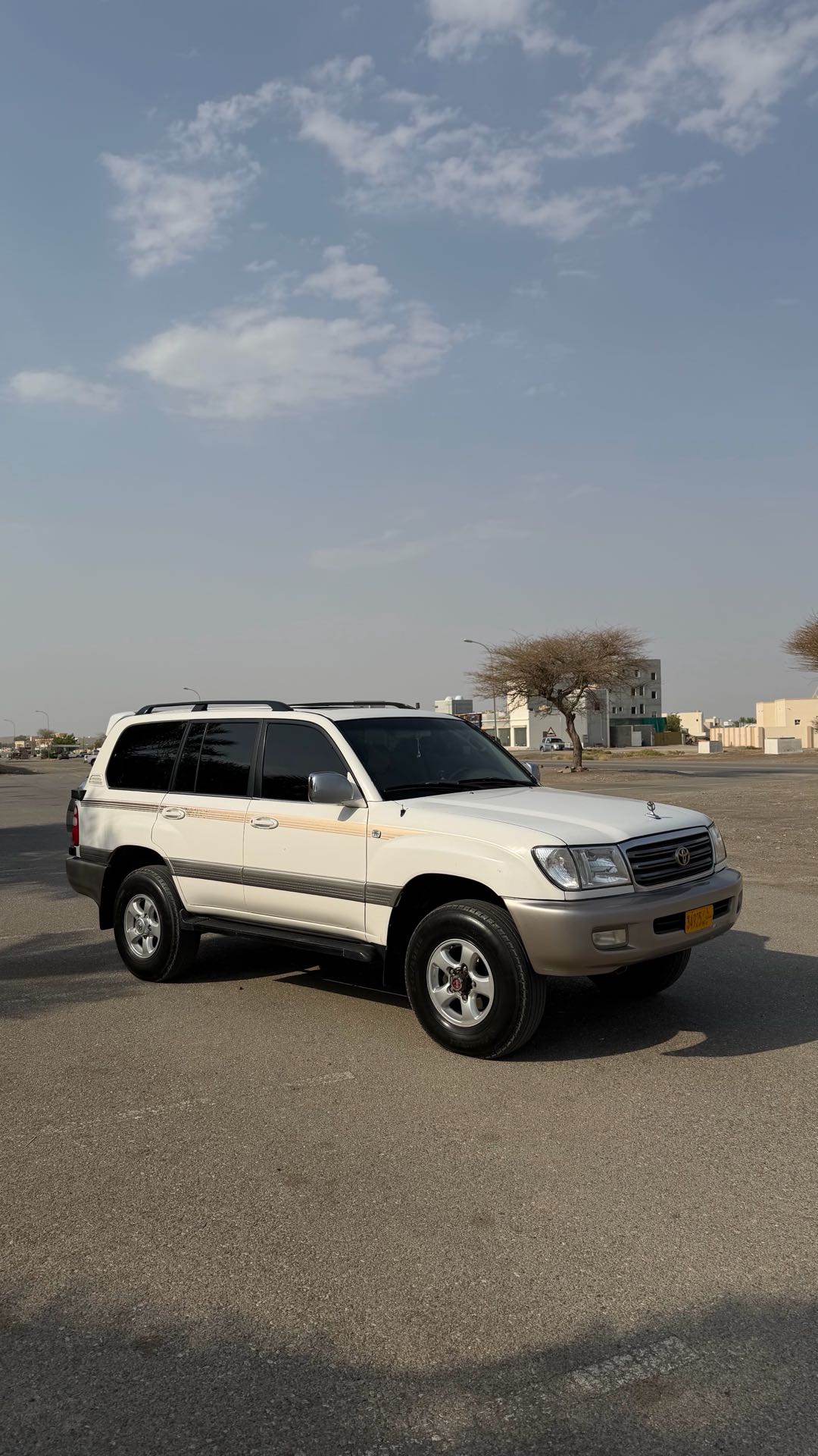 Car Image 1998 TOYOTA LAND CRUISER VX.R