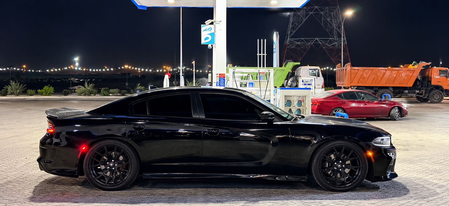 Car Image 2019 DODGE CHARGER SXT