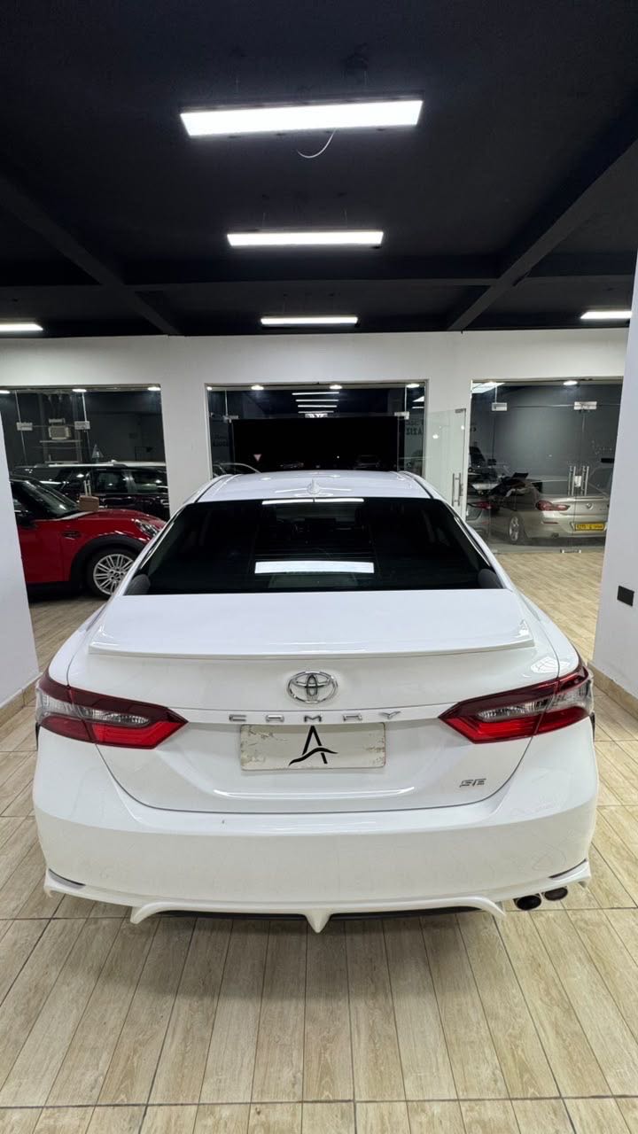 Car Image 2021 TOYOTA CAMRY SE