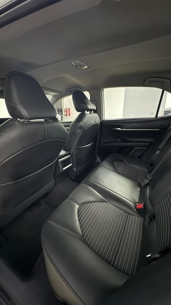 Car Image 2021 TOYOTA CAMRY SE