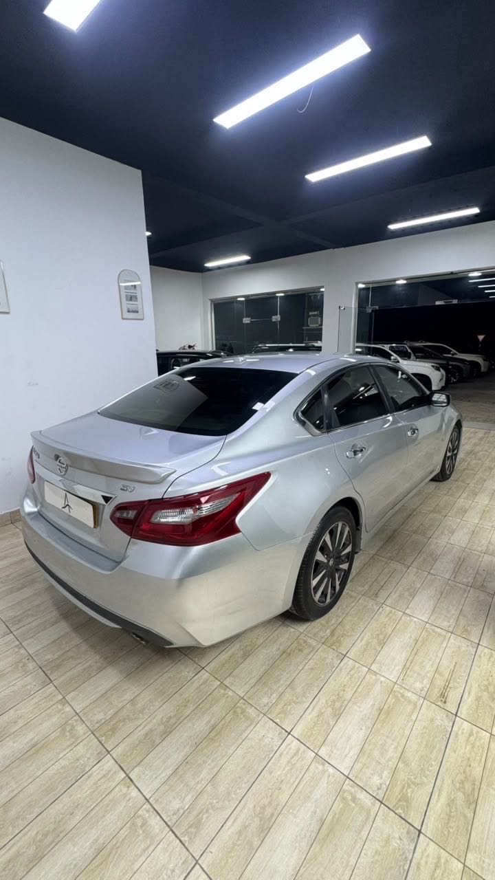 Car Image 2018 NISSAN ALTIMA SV