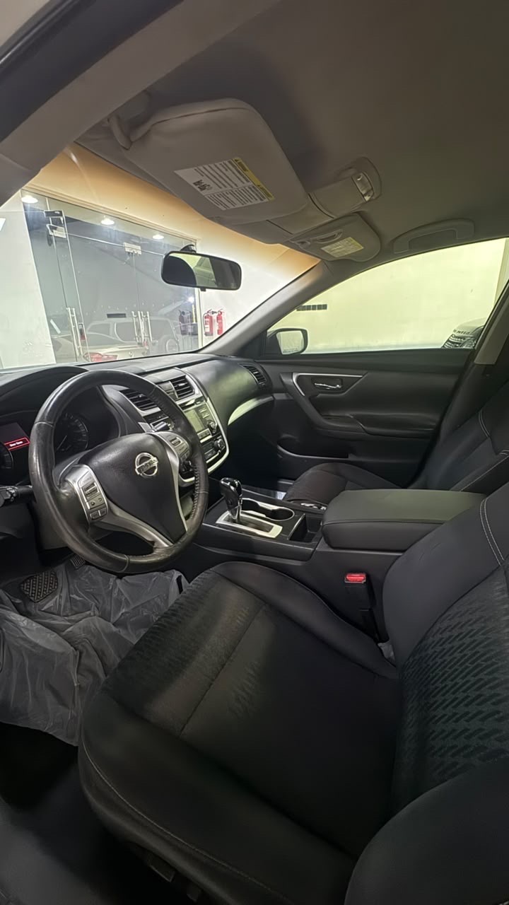 Car Image 2018 NISSAN ALTIMA SV