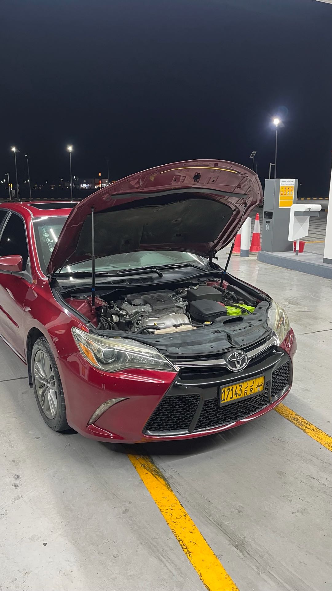 Car Image 2015 TOYOTA CAMRY SE