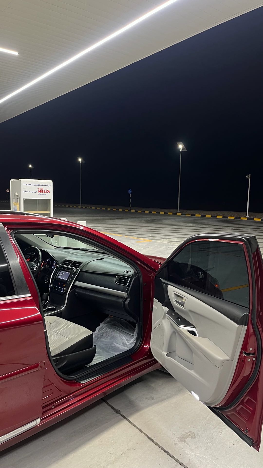 Car Image 2015 TOYOTA CAMRY SE