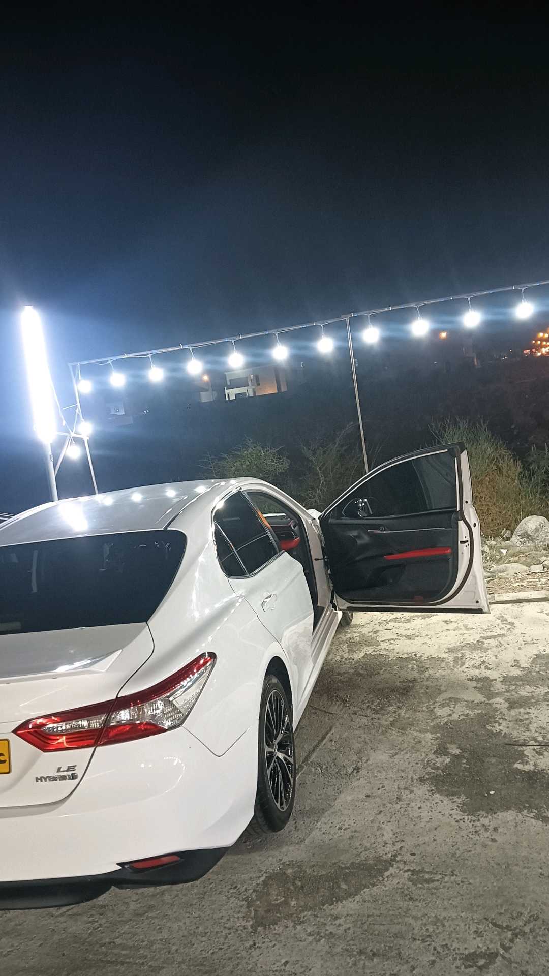 Car Image 2019 TOYOTA CAMRY LE