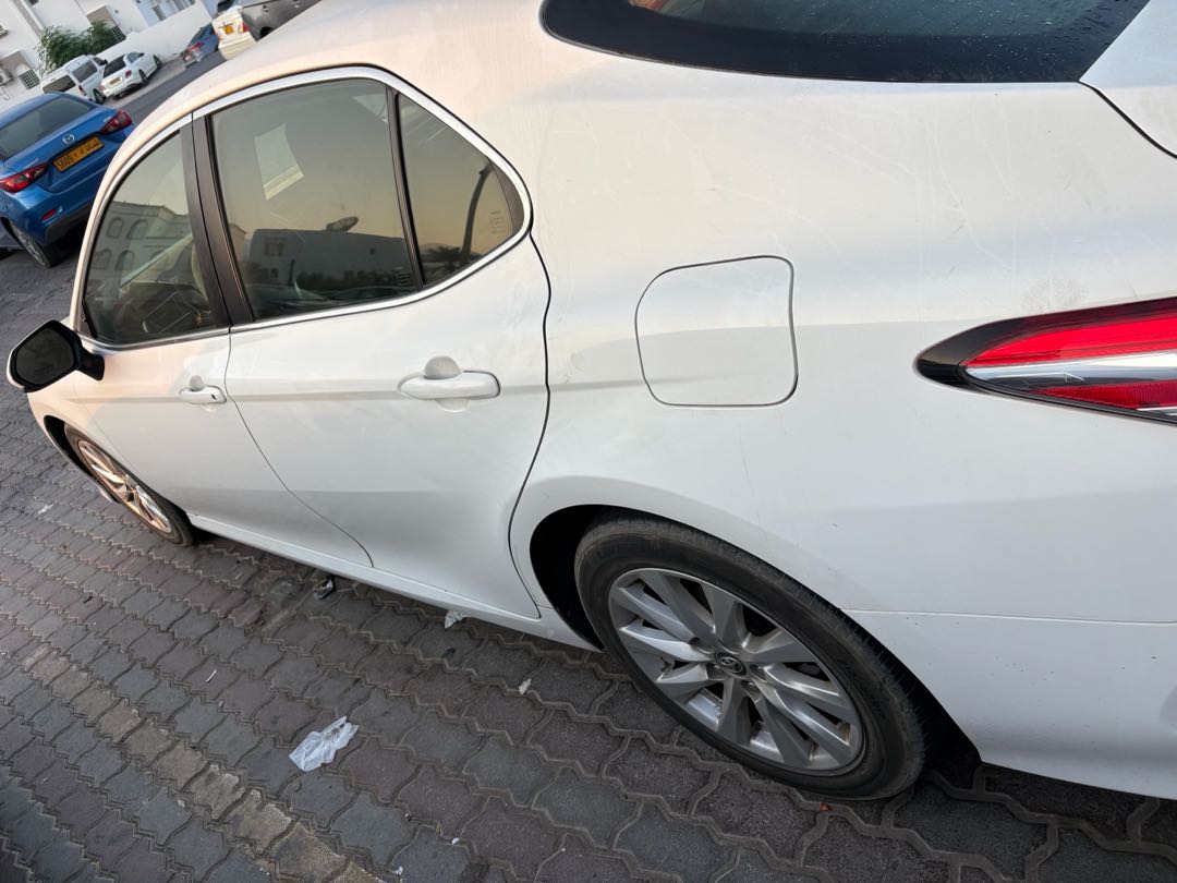 Car Image 2018 TOYOTA CAMRY LE
