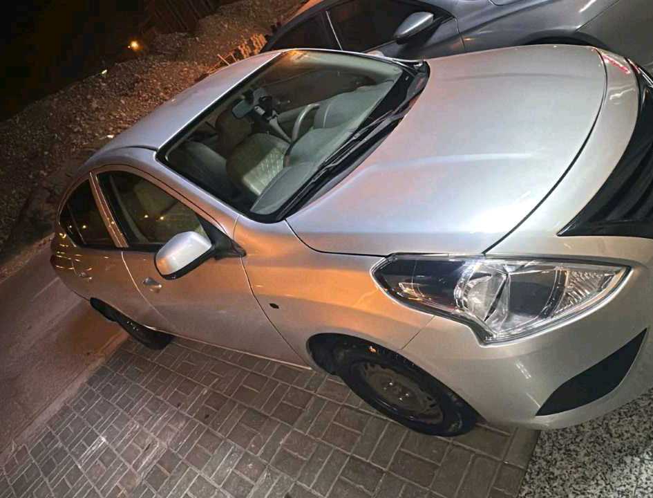 NISSAN SUNNY 2015