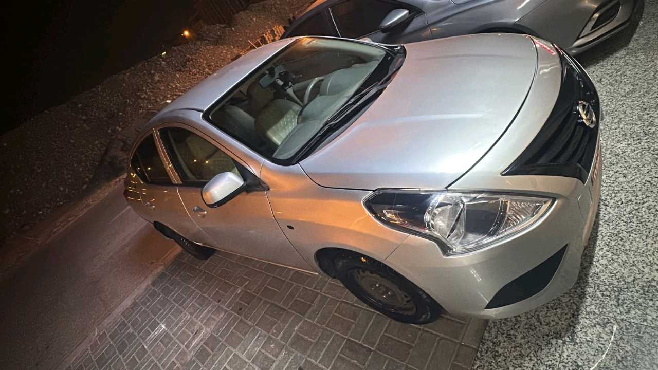 NISSAN SUNNY 2015