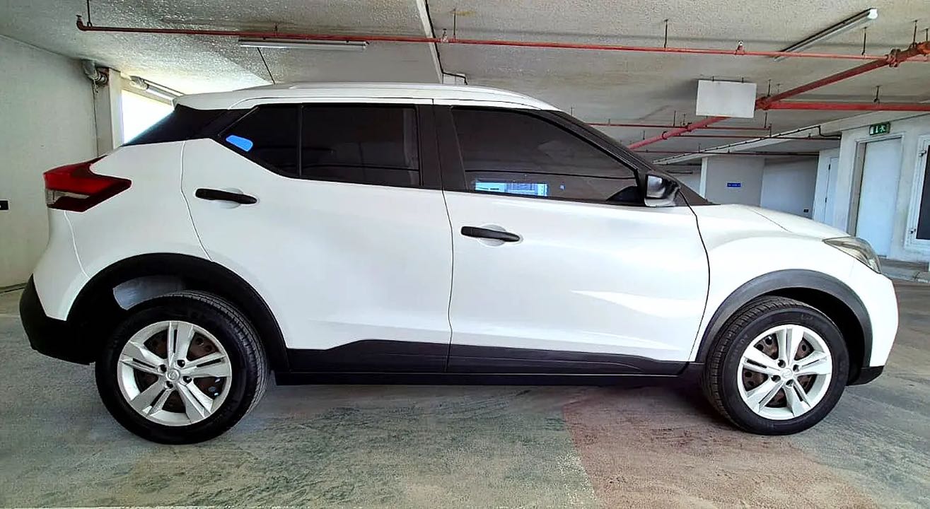 Car Image 2018 NISSAN KICKS 