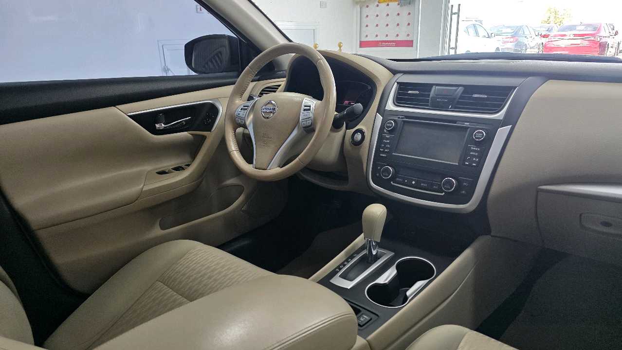 Car Image 2016 NISSAN ALTIMA SV