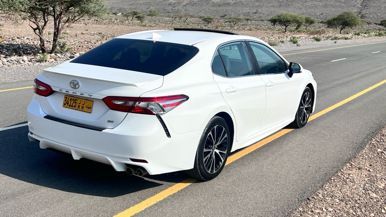 Car Image 2019 TOYOTA CAMRY SE