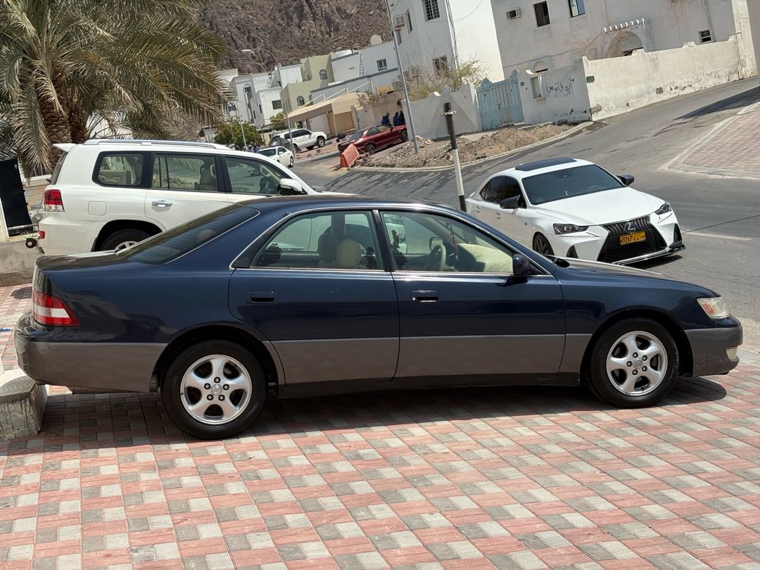 Car Image 1997 LEXUS ES 300