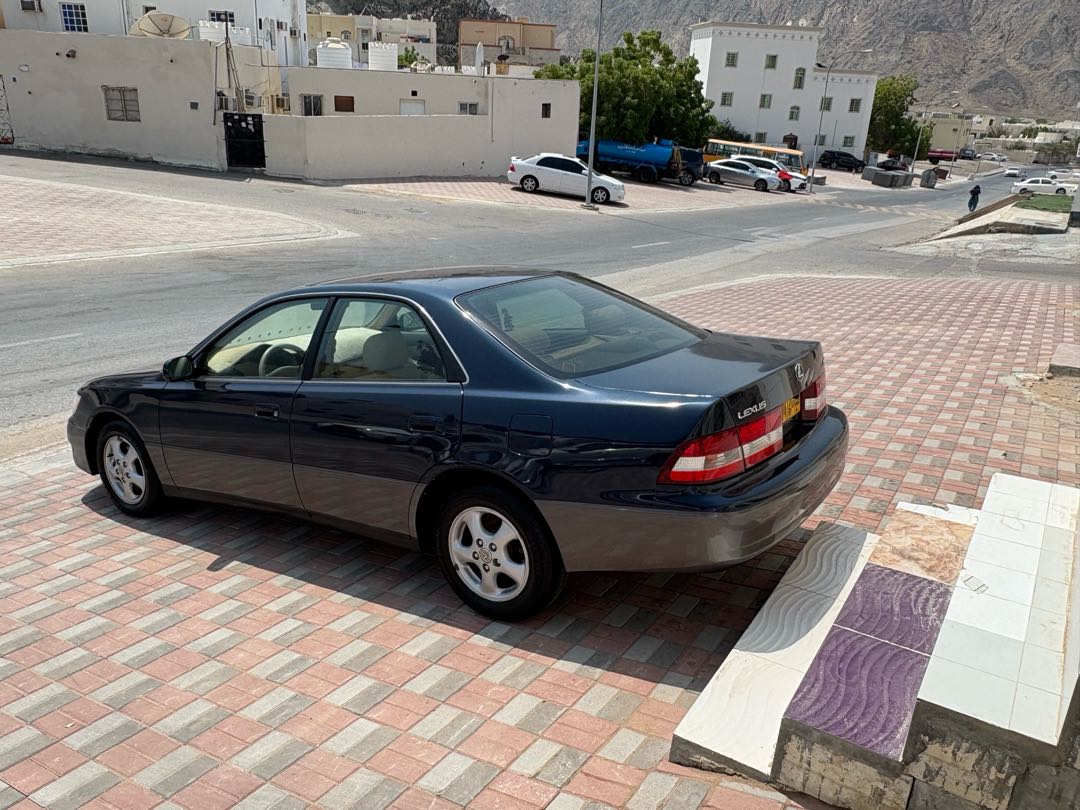 Car Image 1997 LEXUS ES 300