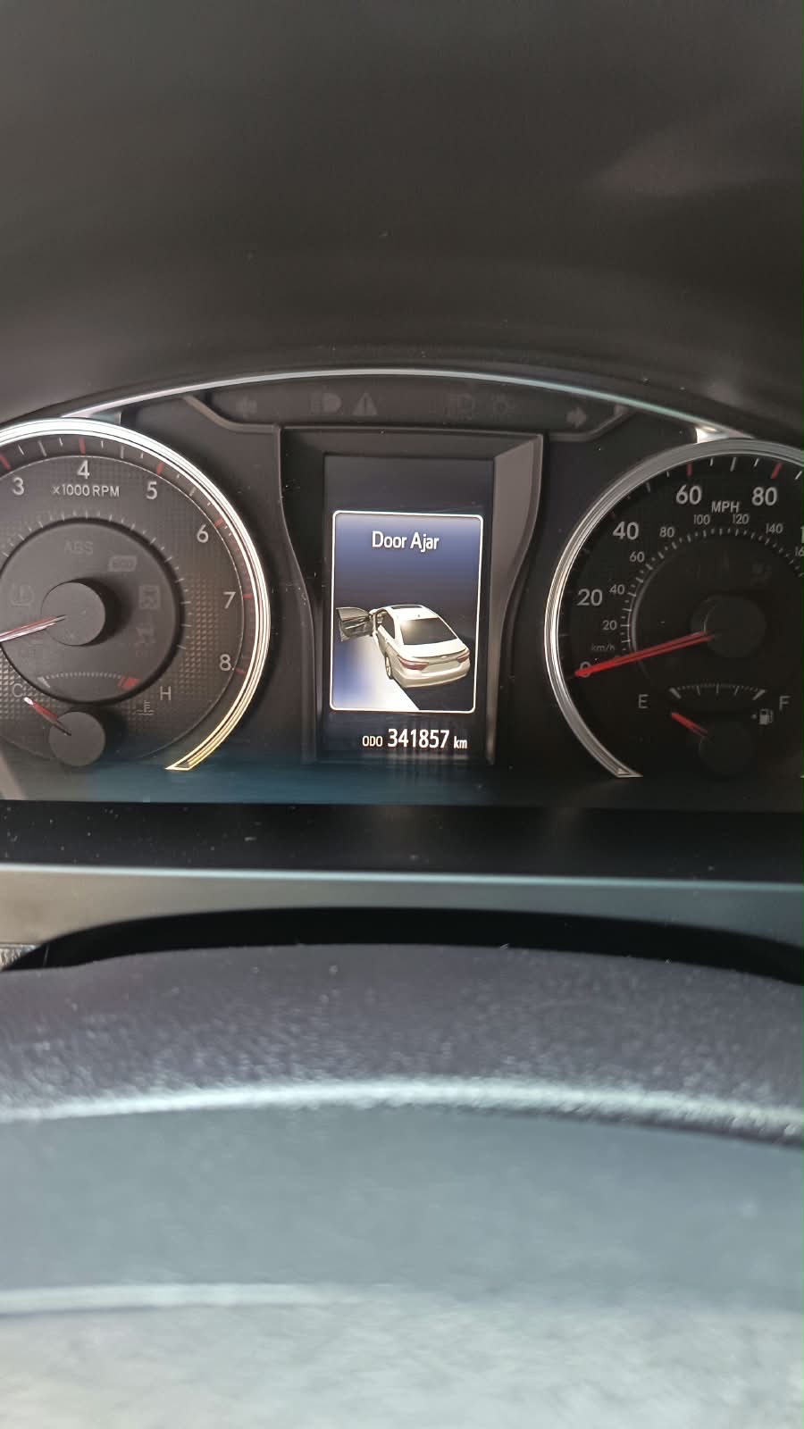 Car Image 2015 TOYOTA CAMRY SE