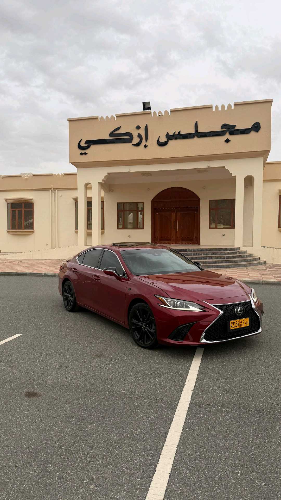 Car Image 2019 LEXUS ES F350