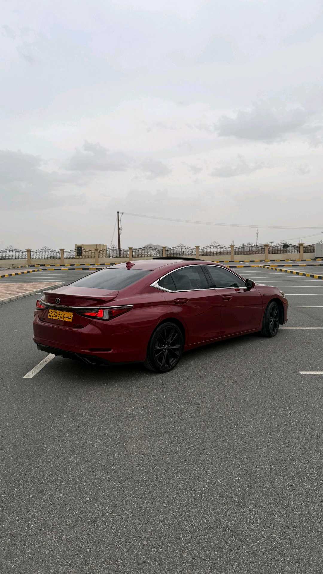 Car Image 2019 LEXUS ES F350