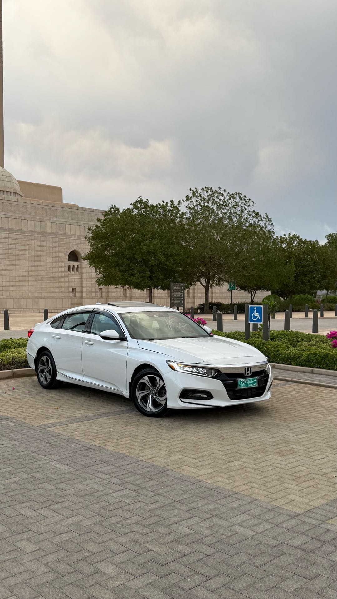 Car Image 2018 HONDA ACCORD EXL
