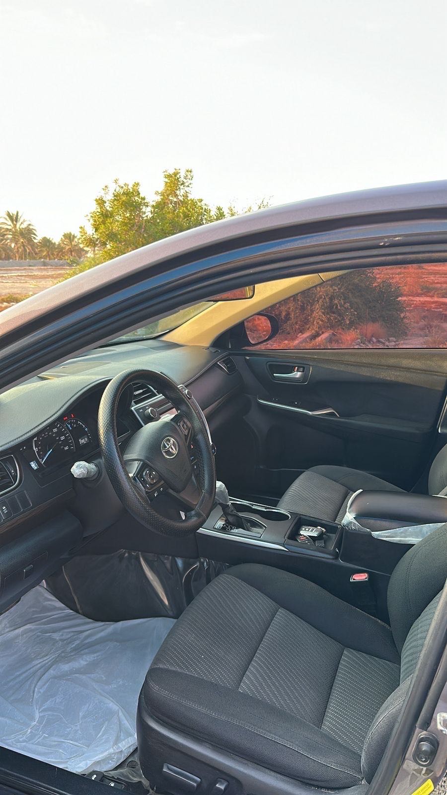 Car Image 2015 TOYOTA CAMRY LE