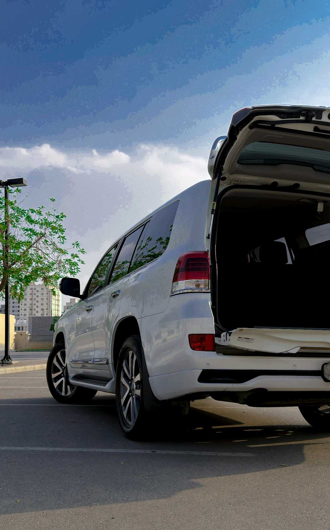 Car Image 2016 TOYOTA LAND CRUISER VX.R