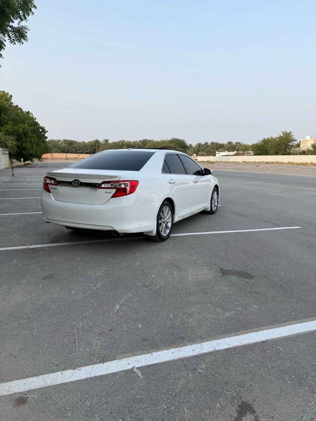 Car Image 2014 TOYOTA CAMRY XLE