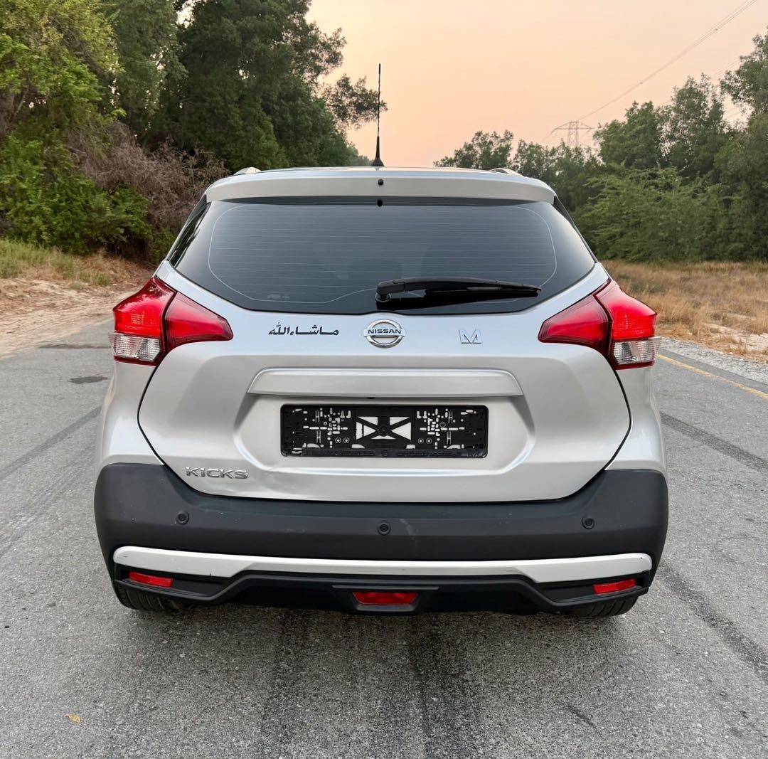 Car Image 2019 NISSAN KICKS 