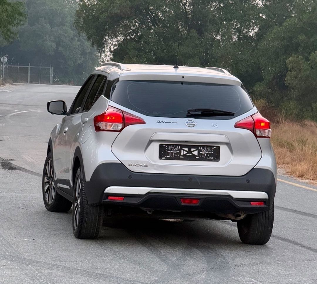 Car Image 2019 NISSAN KICKS 