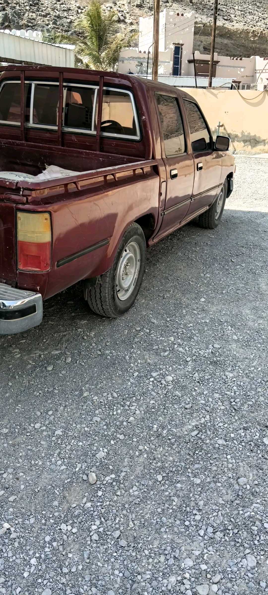 Car Image 1993 TOYOTA HILUX 