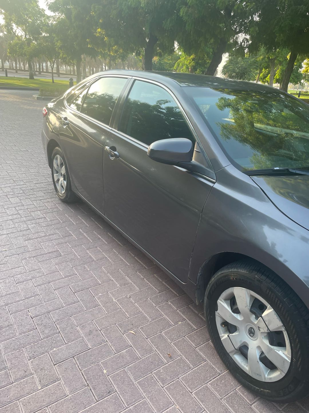 Car Image 2017 TOYOTA CAMRY LE