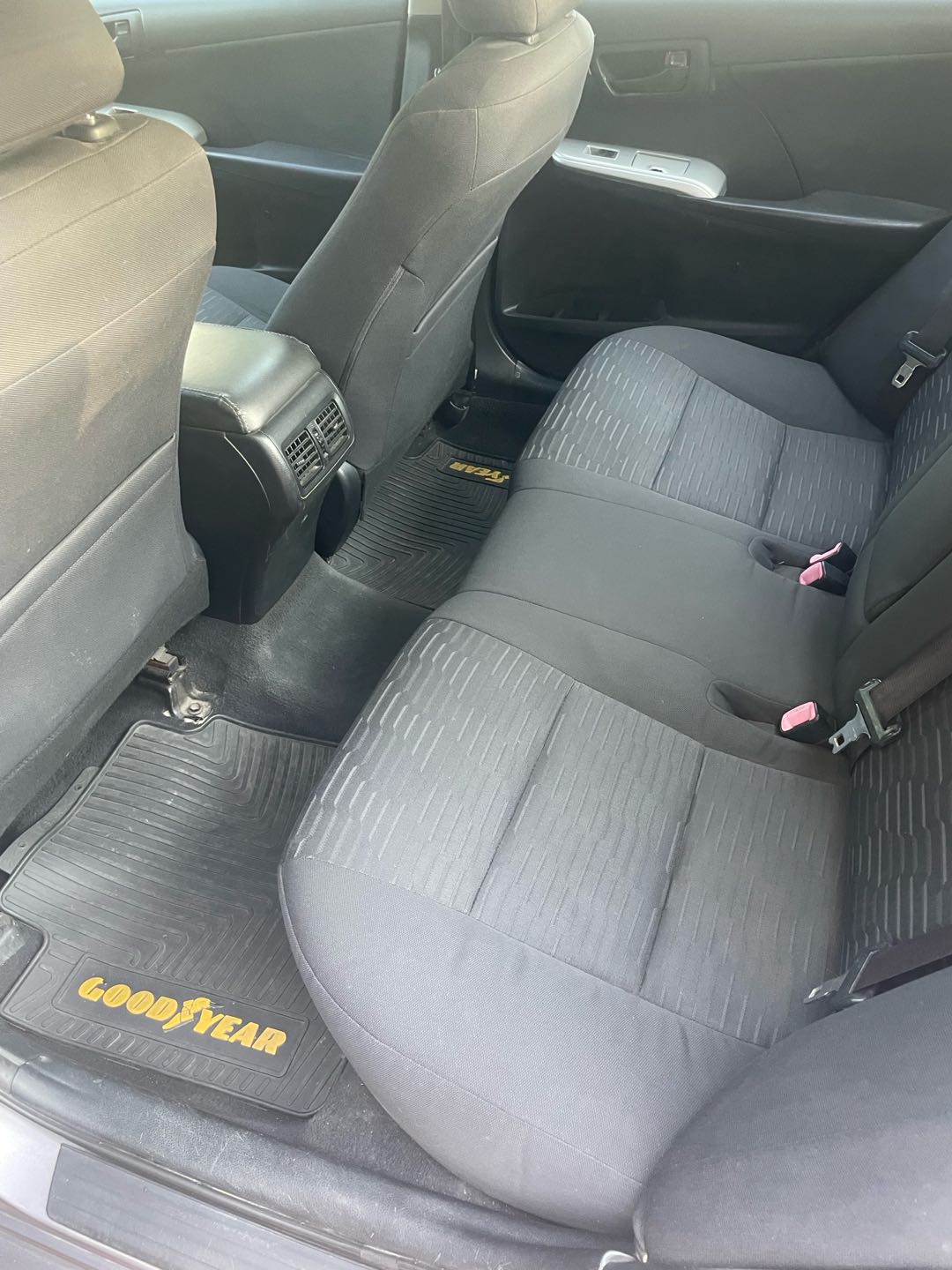Car Image 2017 TOYOTA CAMRY LE