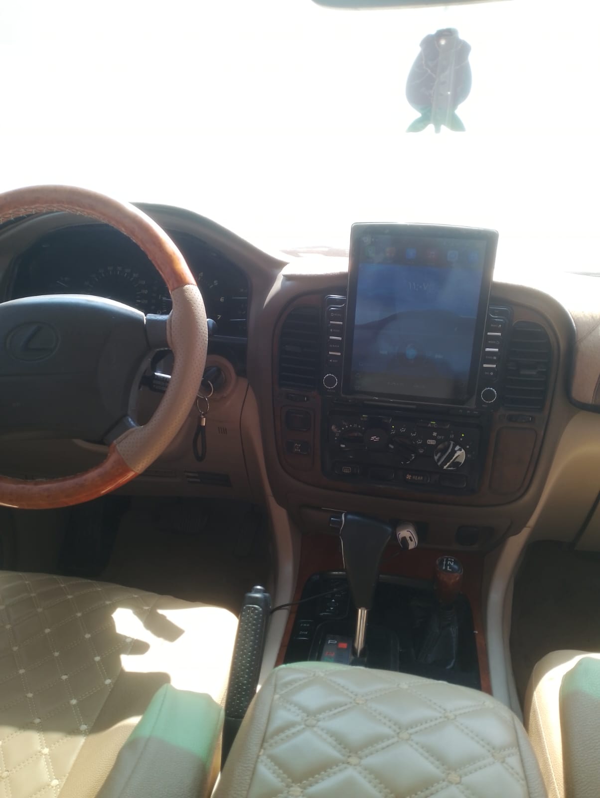 Car Image 1999 LEXUS LX 470