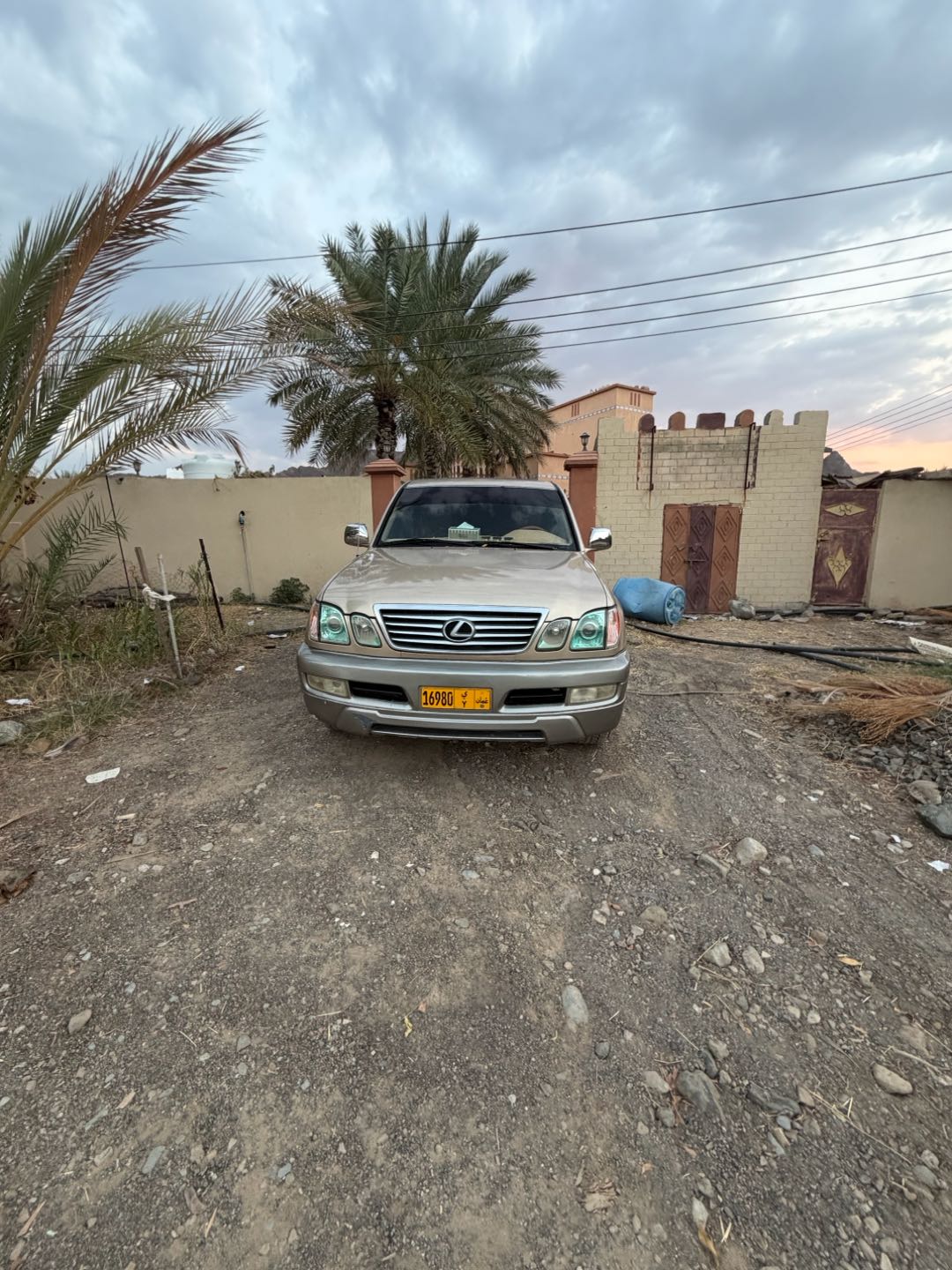 Car Image 1998 LEXUS LX 470