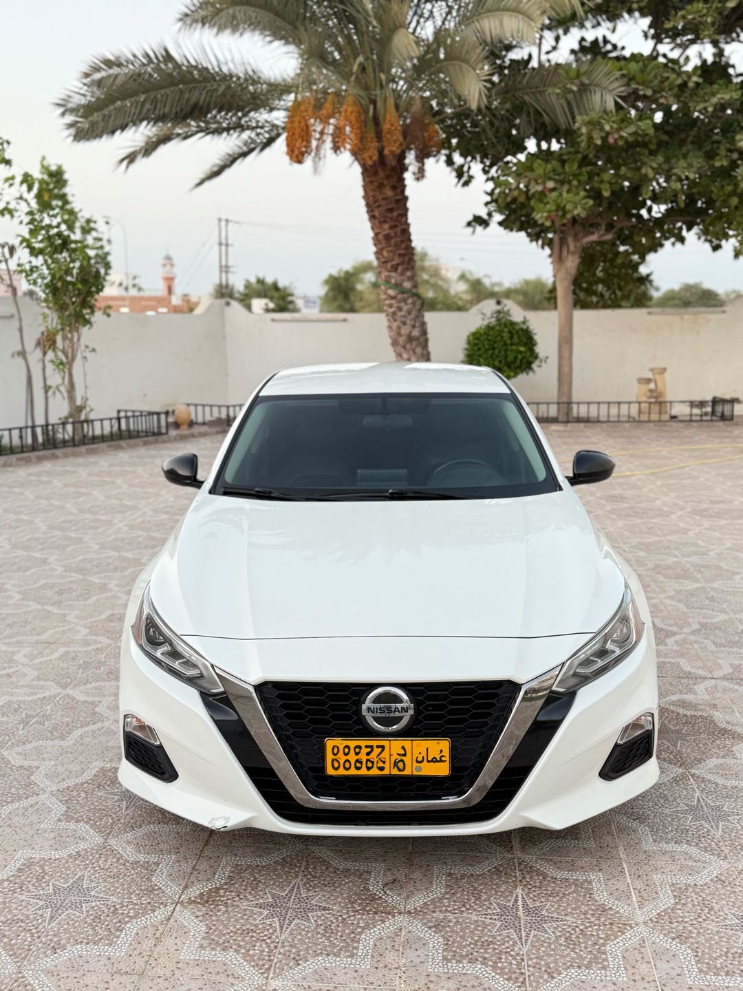 Car Image 2019 NISSAN ALTIMA SR