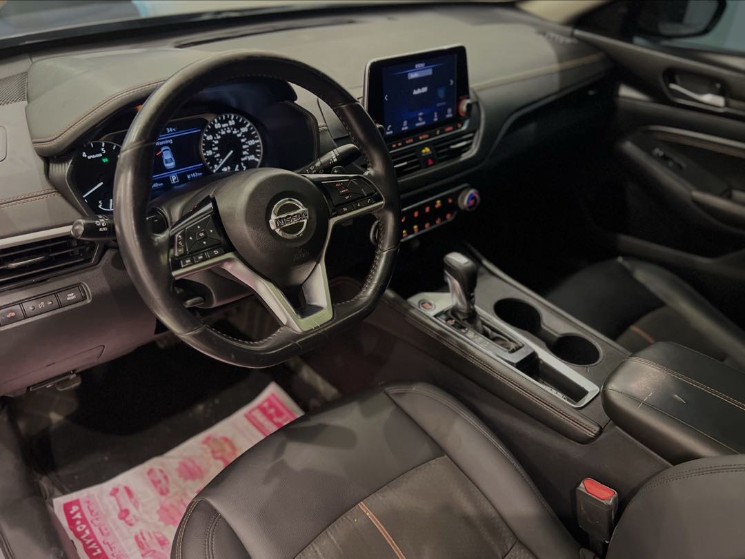 Car Image 2020 NISSAN ALTIMA SR